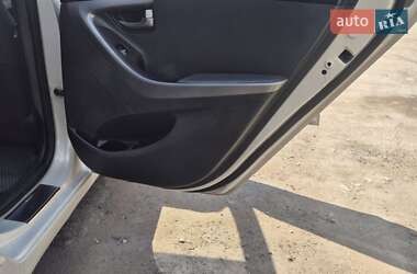 Седан Hyundai Elantra 2012 в 