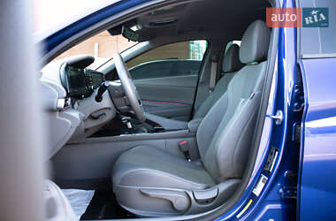 Седан Hyundai Elantra 2021 в 