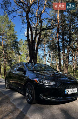 Седан Hyundai Elantra 2017 в 