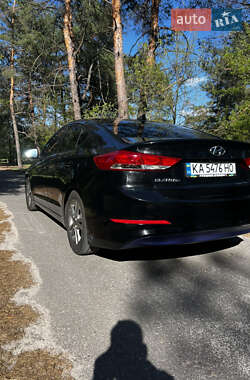 Седан Hyundai Elantra 2017 в 
