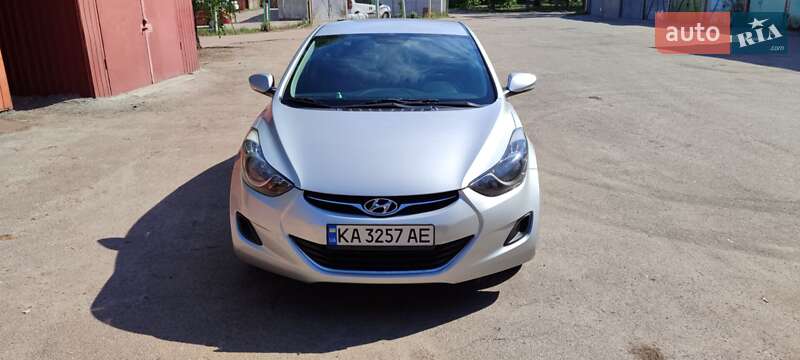 Hyundai Elantra 2012