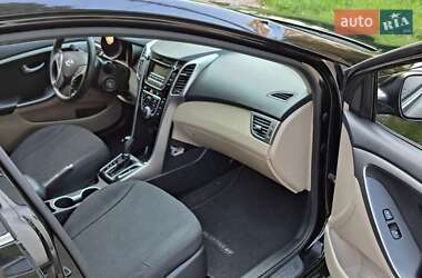 Хэтчбек Hyundai Elantra 2013 в 