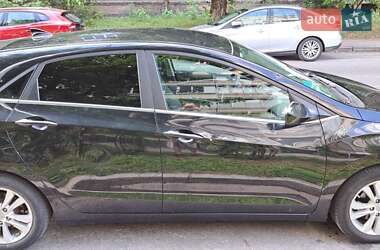 Хэтчбек Hyundai Elantra 2013 в 
