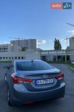 Седан Hyundai Elantra 2011 в 