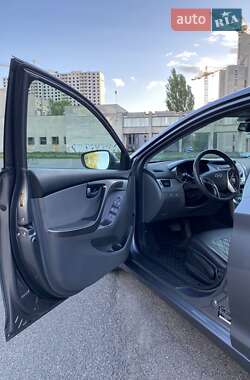Седан Hyundai Elantra 2011 в 