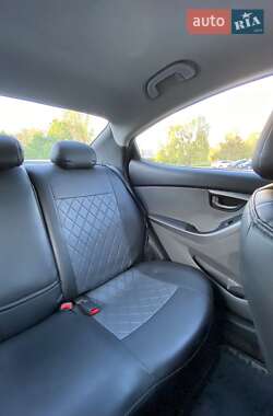 Седан Hyundai Elantra 2011 в 