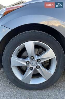 Седан Hyundai Elantra 2011 в 