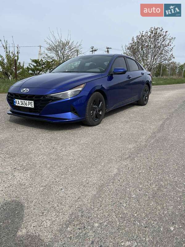 Седан Hyundai Elantra 2021 в 