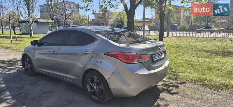 Седан Hyundai Elantra 2013 в Дніпрі