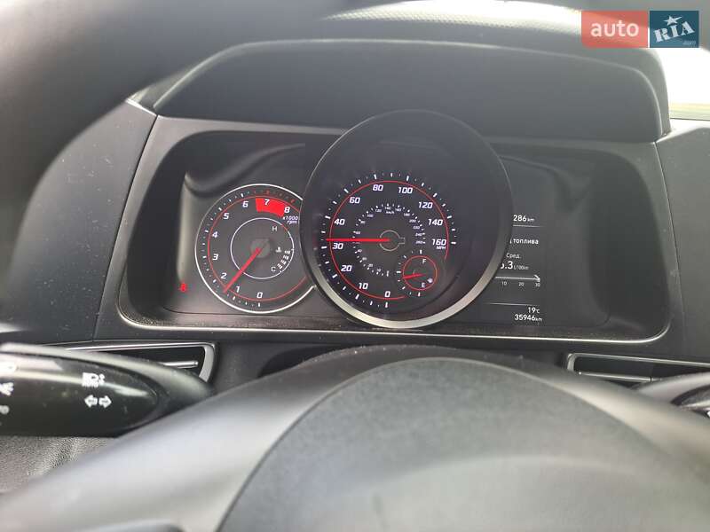 Седан Hyundai Elantra 2022 в Киеве