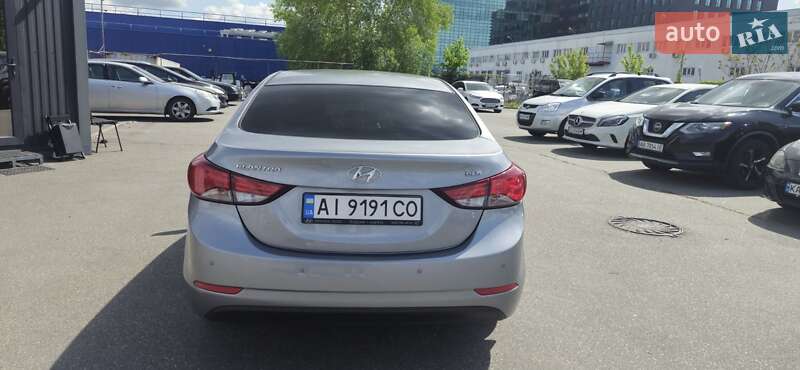 Седан Hyundai Elantra 2015 в 