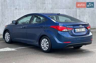 Седан Hyundai Elantra 2015 в 