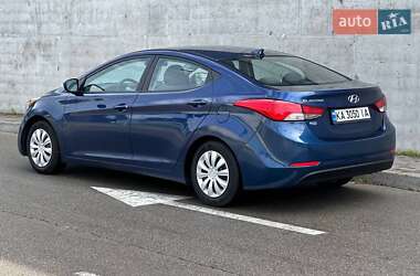 Седан Hyundai Elantra 2015 в 