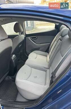 Седан Hyundai Elantra 2015 в 