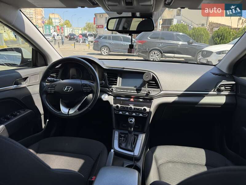 Седан Hyundai Elantra 2018 в Одесі