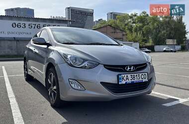 Седан Hyundai Elantra 2012 в Києві