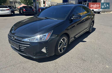Седан Hyundai Elantra 2019 в 