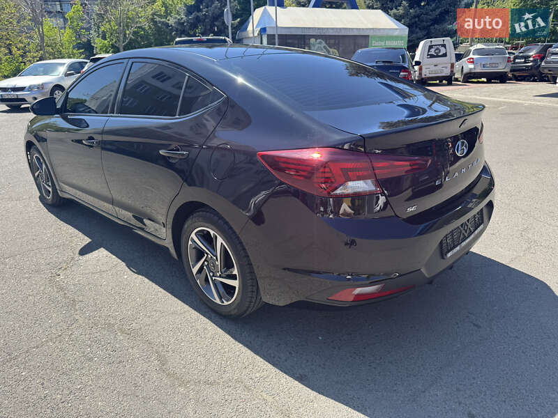 Седан Hyundai Elantra 2019 в Одессе