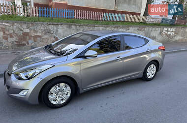 Седан Hyundai Elantra 2012 в Чернигове