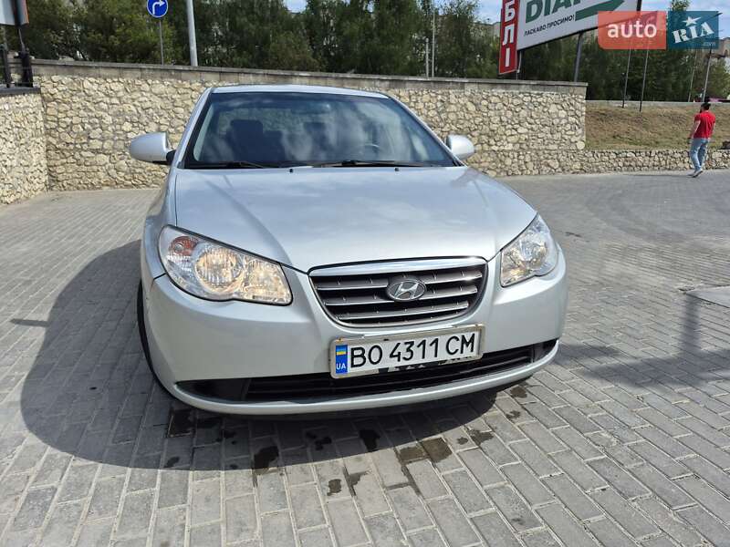 Седан Hyundai Elantra 2008 в Тернополі