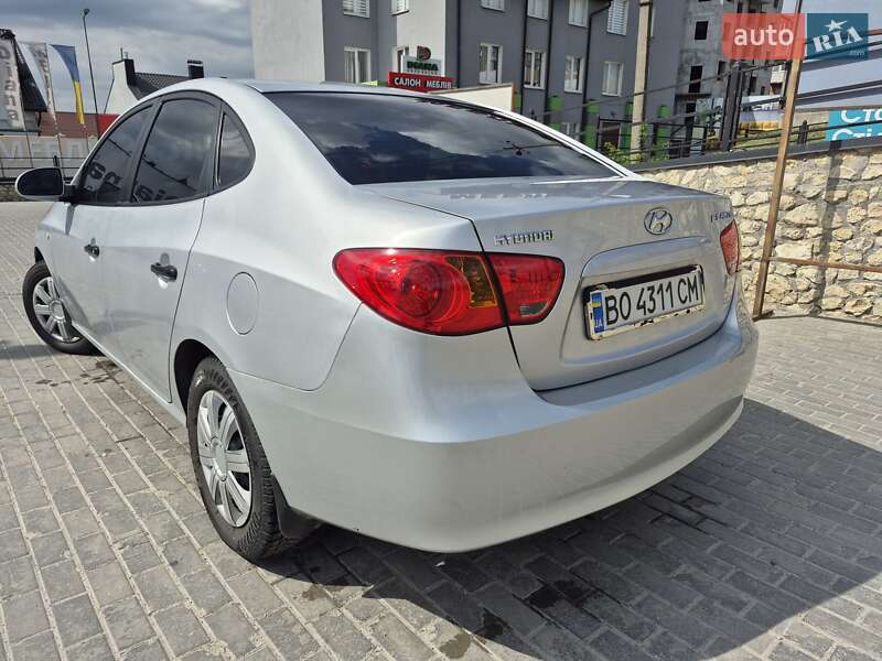 Седан Hyundai Elantra 2008 в Тернополі