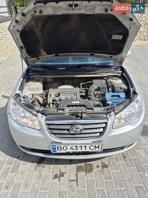 Седан Hyundai Elantra 2008 в Тернополі