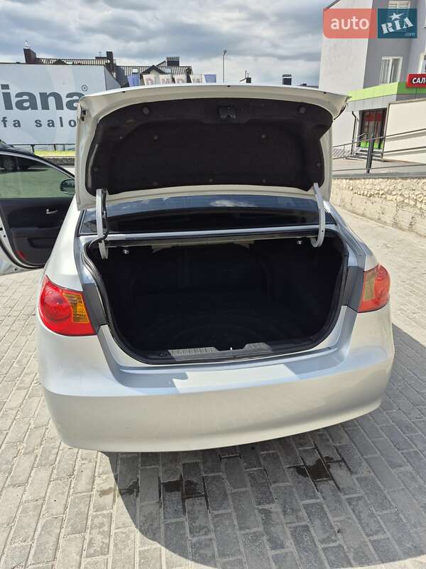 Седан Hyundai Elantra 2008 в Тернополі