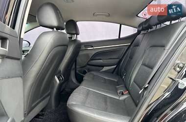 Седан Hyundai Elantra 2016 в 