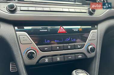 Седан Hyundai Elantra 2016 в 