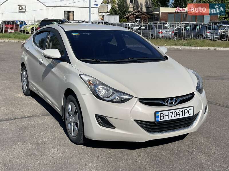 Седан Hyundai Elantra 2012 в 