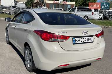 Седан Hyundai Elantra 2012 в 