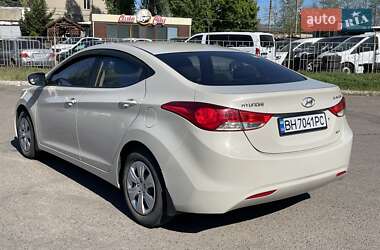 Седан Hyundai Elantra 2012 в 