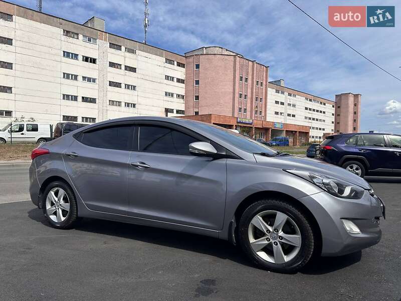 Седан Hyundai Elantra 2012 в Києві