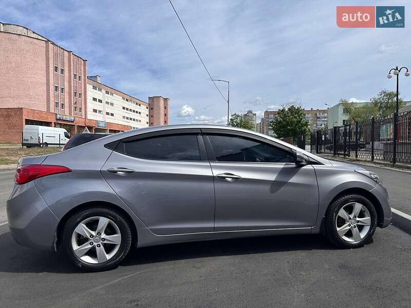 Седан Hyundai Elantra 2012 в Києві