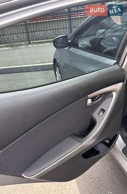 Седан Hyundai Elantra 2012 в 