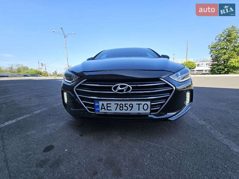 Седан Hyundai Elantra 2016 в Кривом Роге