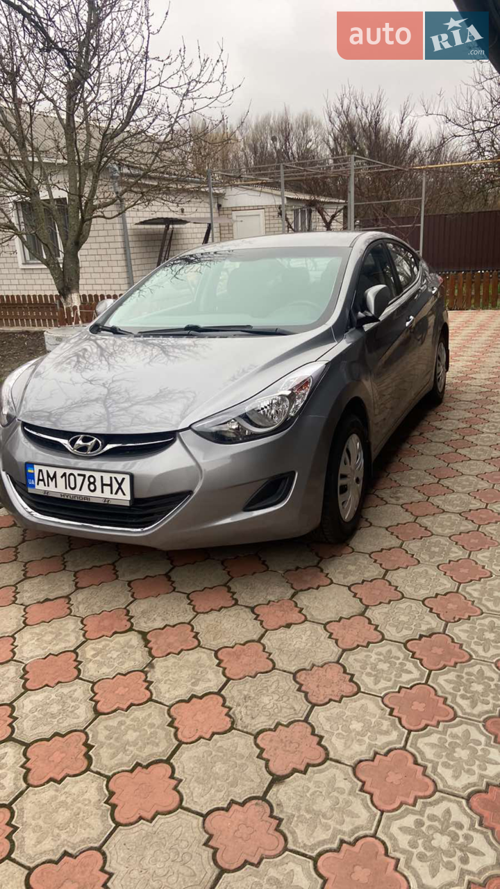 2013 Hyundai Elantra - мініатюра 17