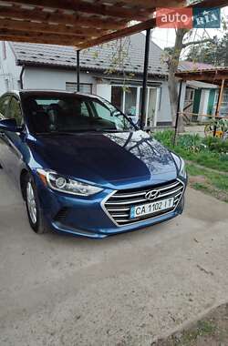 Седан Hyundai Elantra 2016 в Гайсину