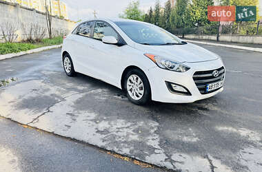 Хетчбек Hyundai Elantra 2015 в 