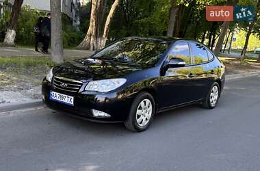 Седан Hyundai Elantra 2010 в Києві