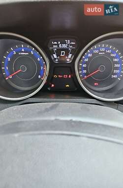 Седан Hyundai Elantra 2012 в 