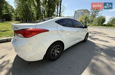 Седан Hyundai Elantra 2013 в 
