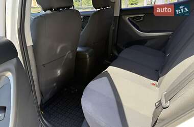 Седан Hyundai Elantra 2013 в 