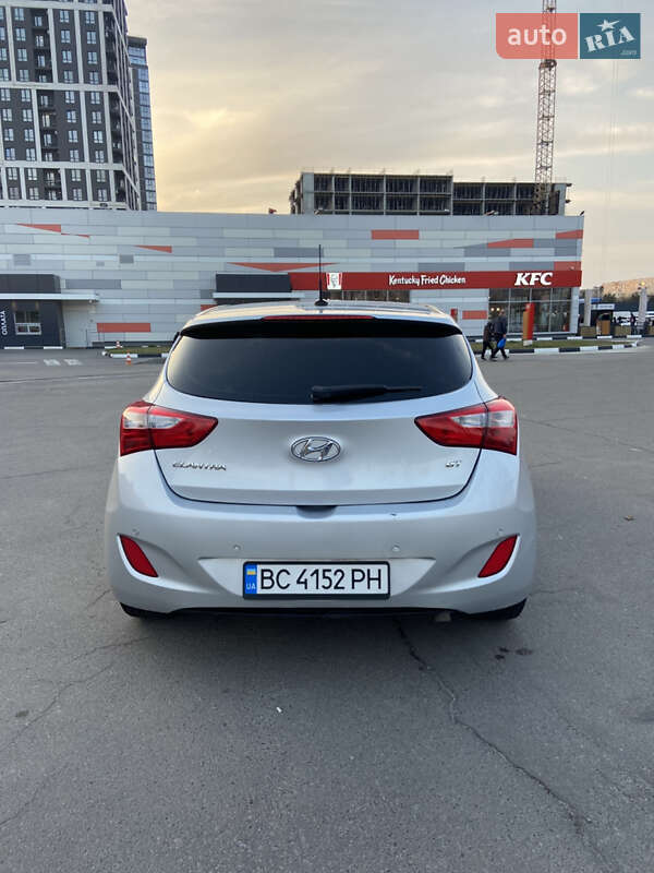 Хэтчбек Hyundai Elantra 2016 в Львове
