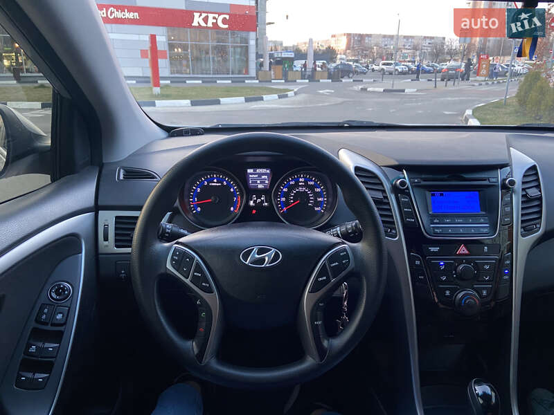 Хэтчбек Hyundai Elantra 2016 в Львове