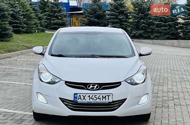 Седан Hyundai Elantra 2013 в 