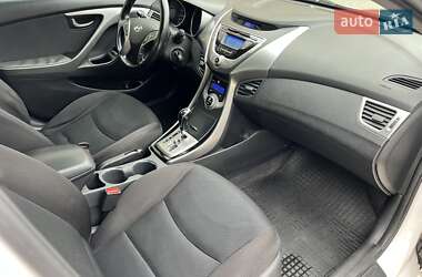 Седан Hyundai Elantra 2013 в 