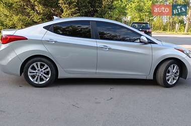 Седан Hyundai Elantra 2013 в 