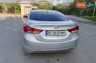 Седан Hyundai Elantra 2013 в 