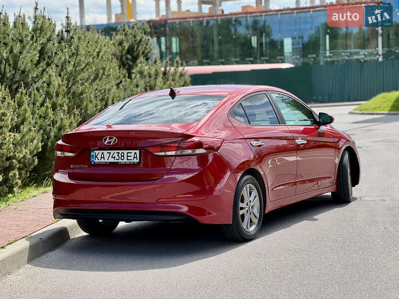 Седан Hyundai Elantra 2016 в Києві